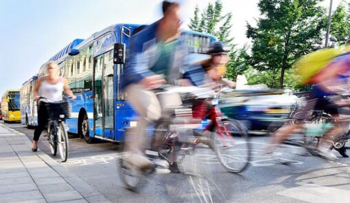Verschwommene Radfahrer